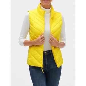 Nwt Gap Yellow Lightweight Puffer Vest 